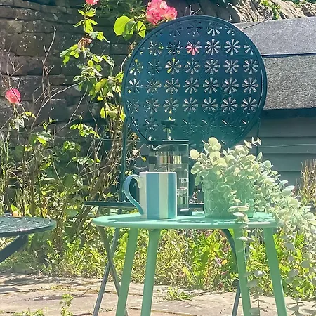 Welsh Yard Holiday home *